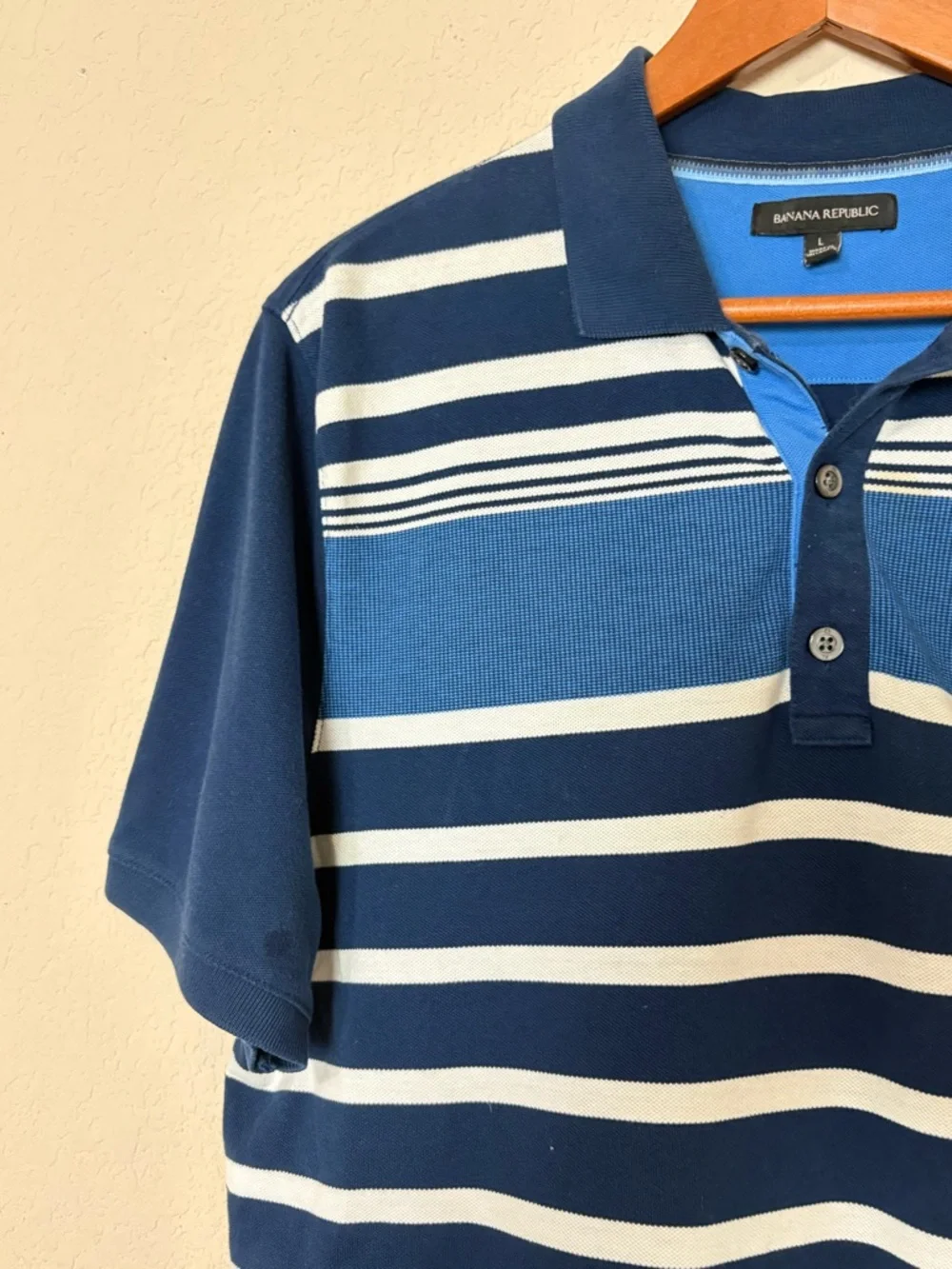 Banana Republic MULTI-STRIPE PIQUE POLO Blue & White Short Sleeve Shirt Large